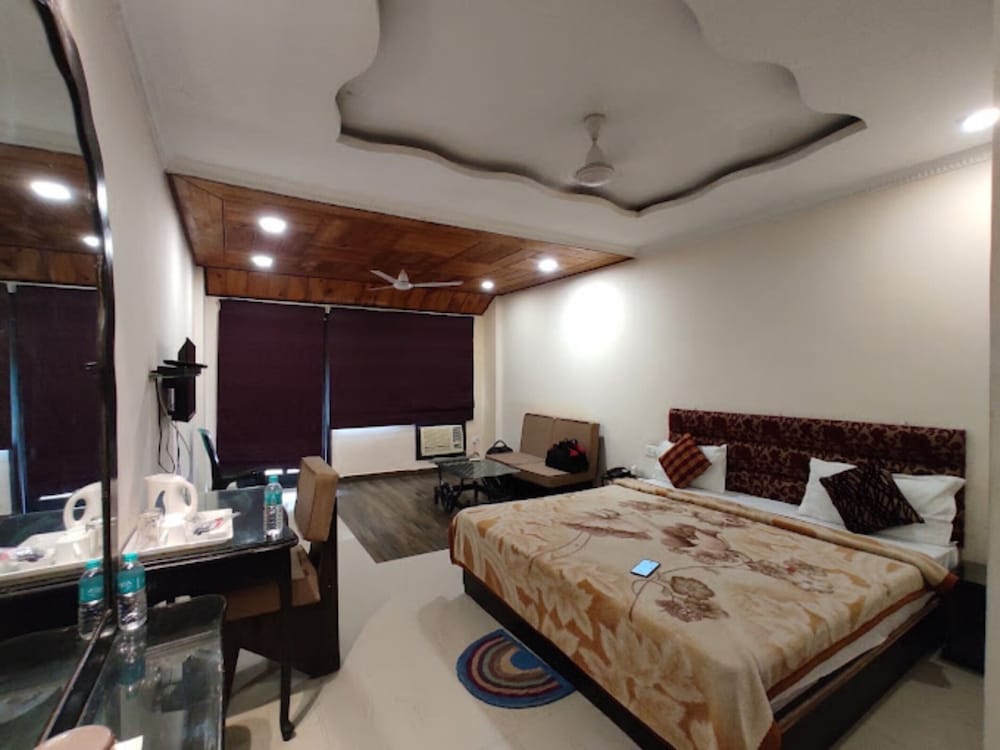 Royal Room, City View
