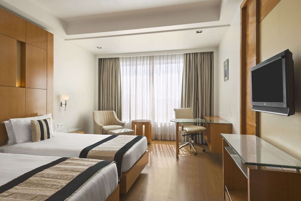 Twin Beds Deluxe Room (NON SMOKING) - Photo 1