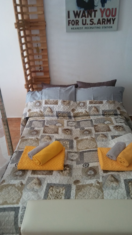 Comfort Apartment, Multiple Beds, Shared Bathroom photo 1