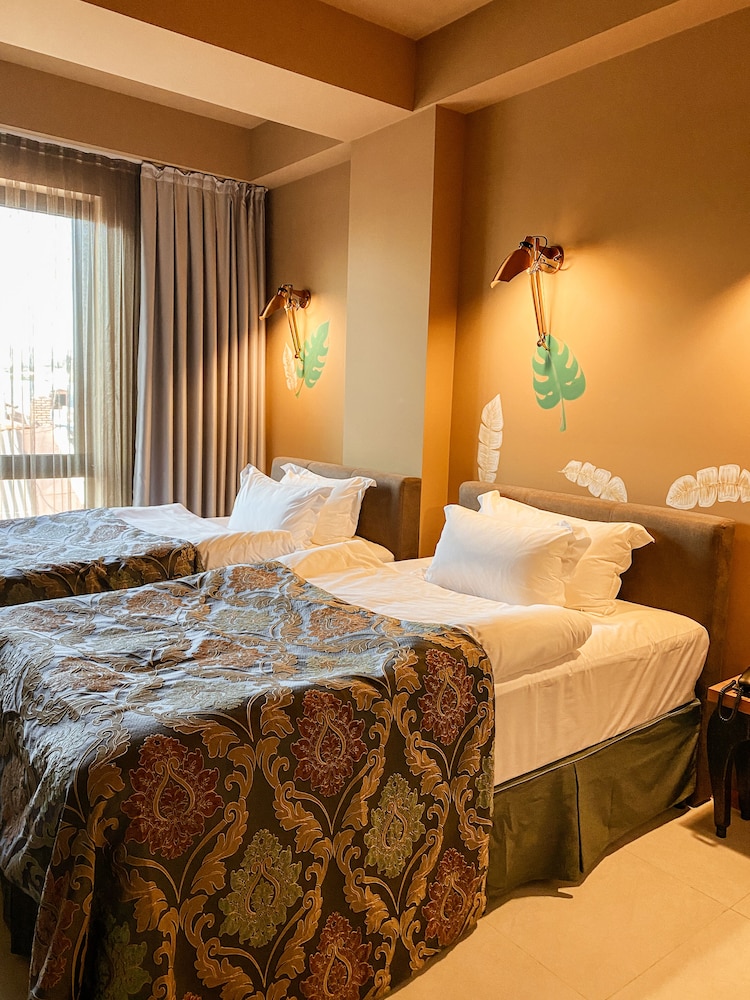 Superior Twin Room, Multiple Beds, Balcony, City View photo 2