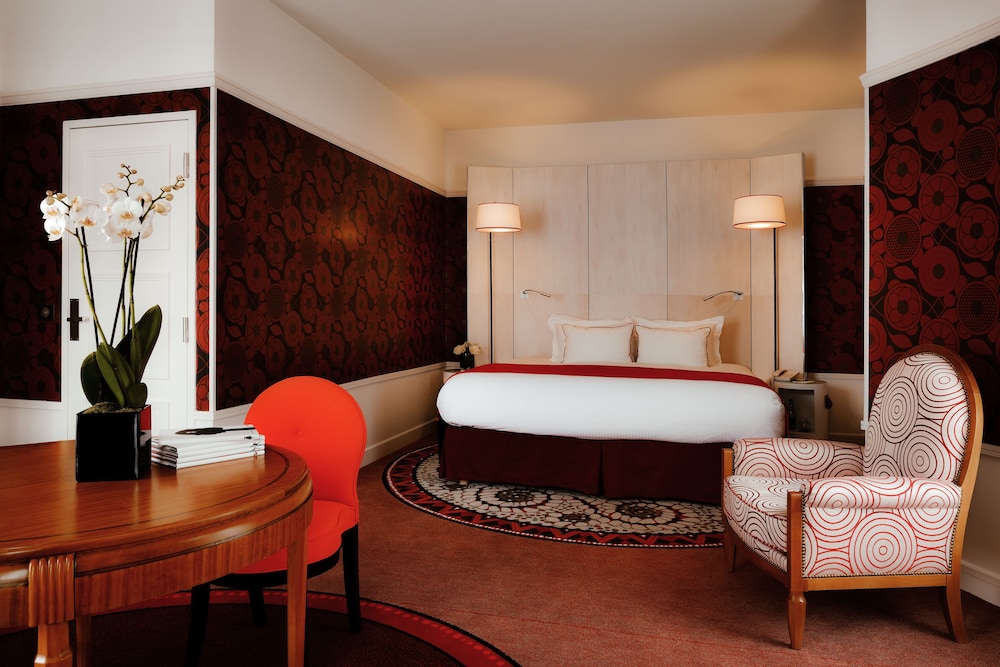Junior Suite, 1 King Bed (Republic Square view)