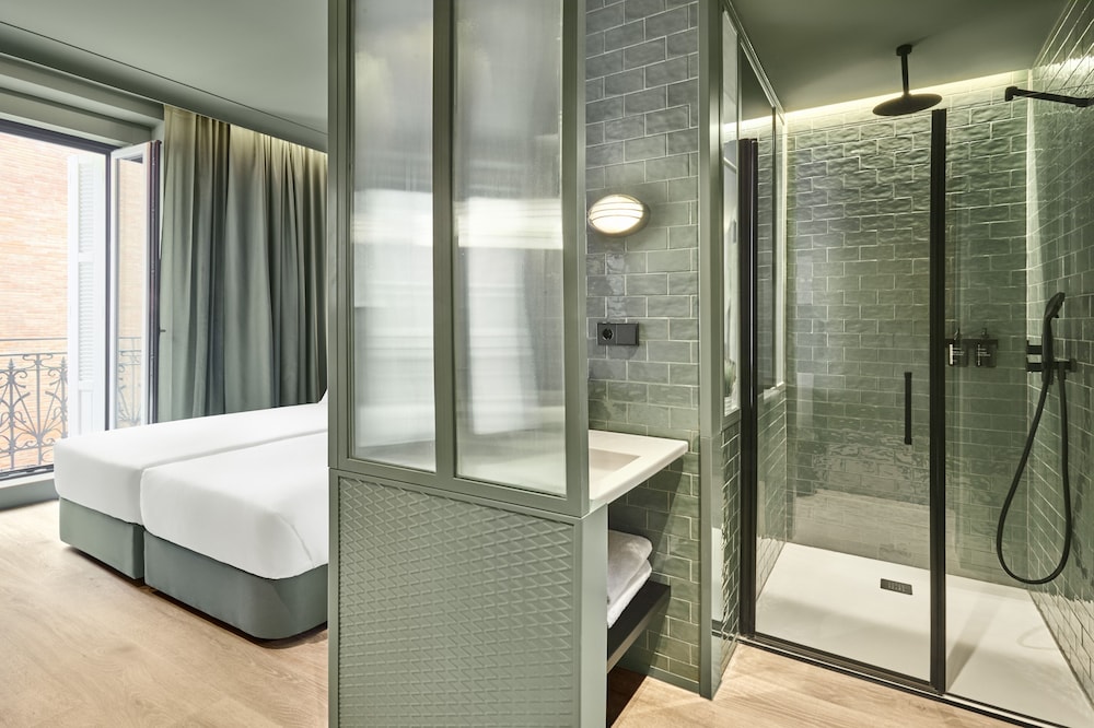 Deluxe Room - Photo 2