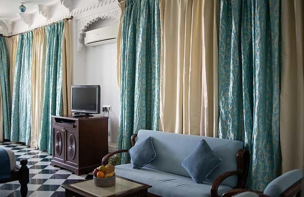 Serene Lake view Suite with balcony photo 3