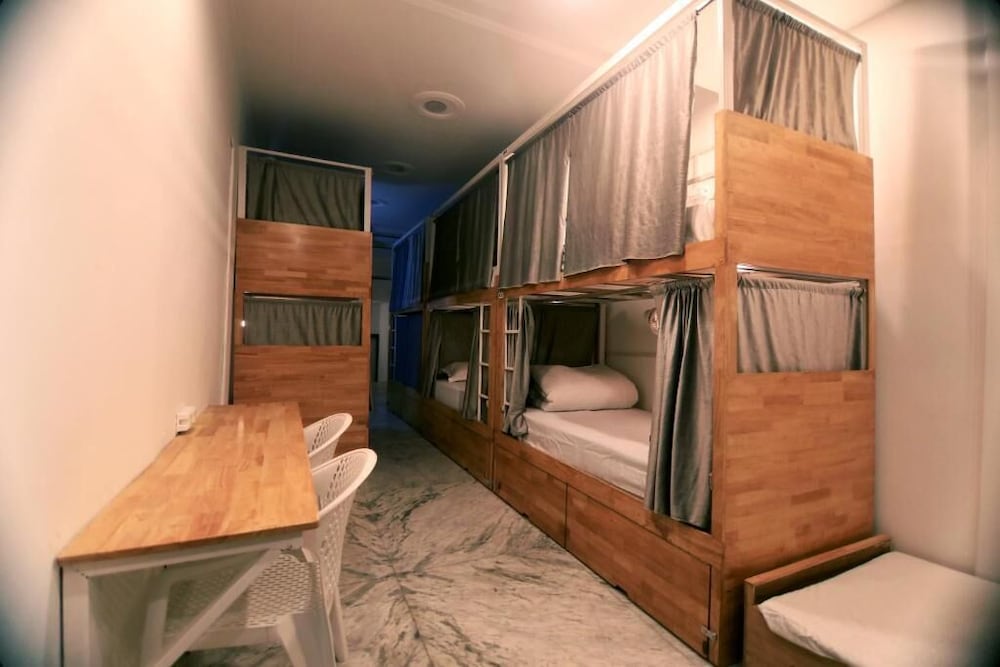 Deluxe Shared Dormitory, Women Only