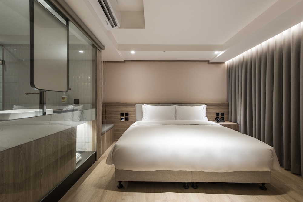 Queen Room - Photo 2