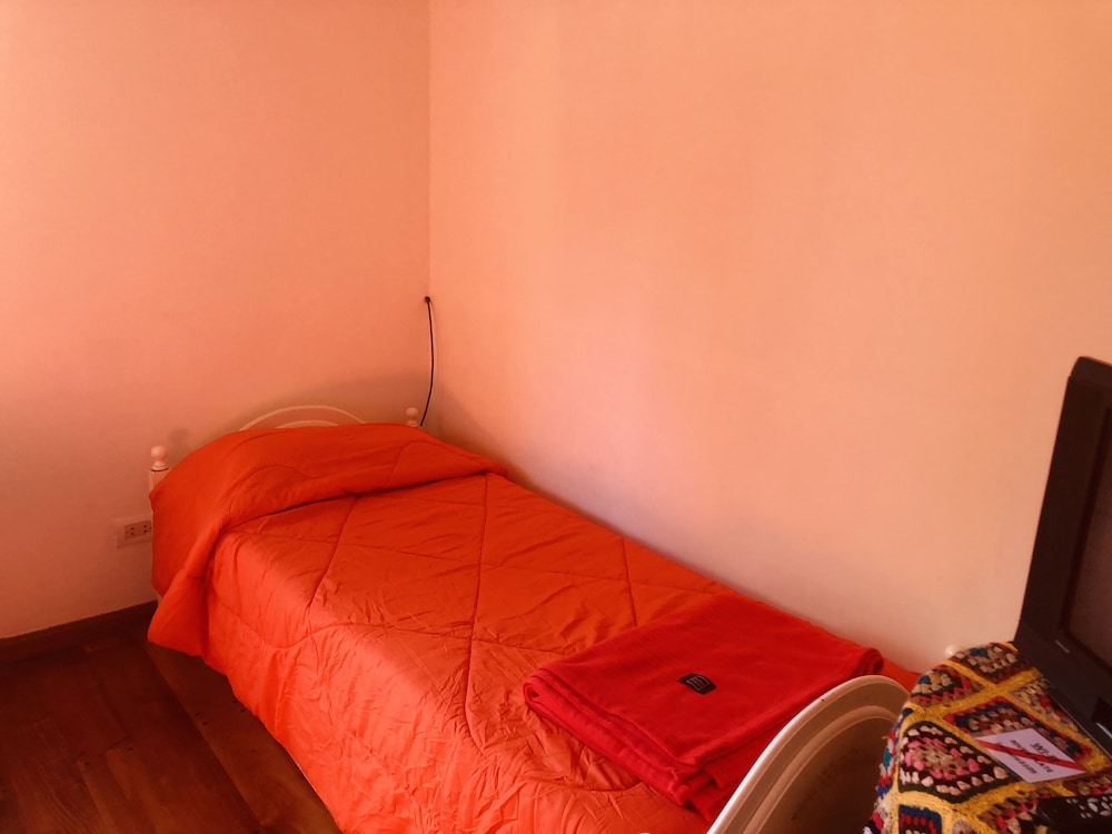 Standard Room, 3 Twin Beds photo 3