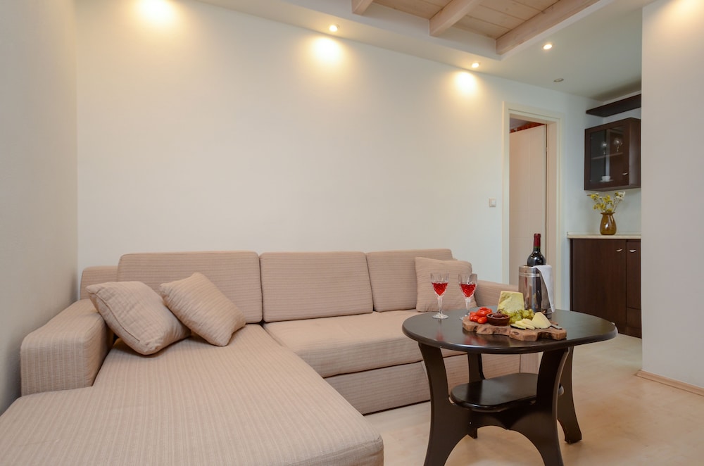 Superior Suite - Photo 4