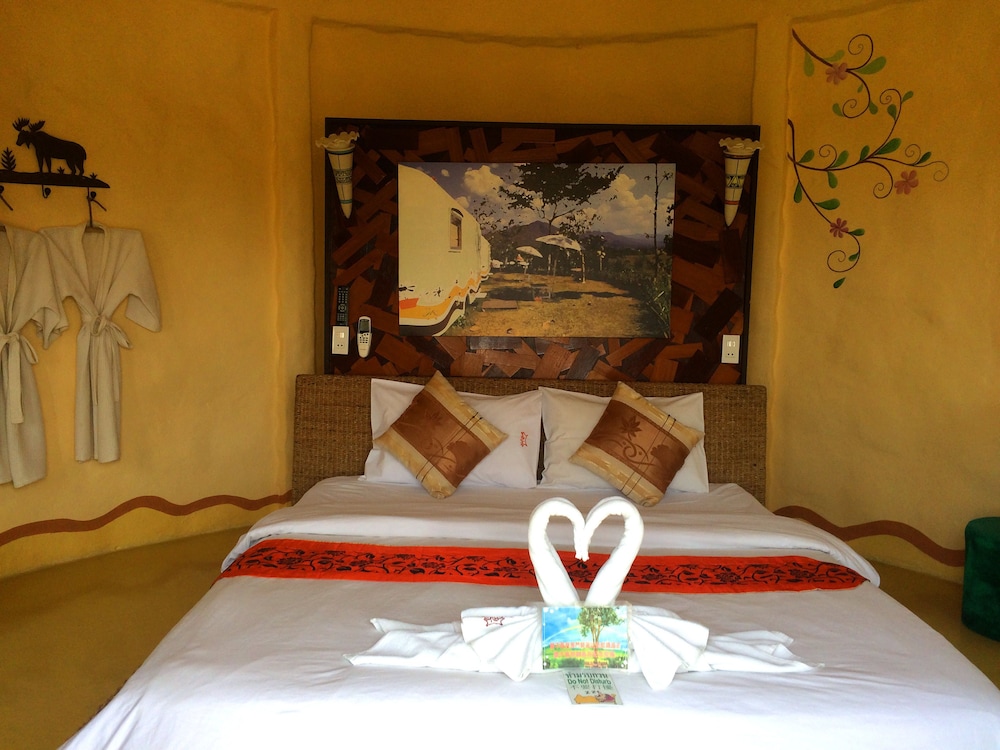Deluxe Room (Baan Klom) photo 3