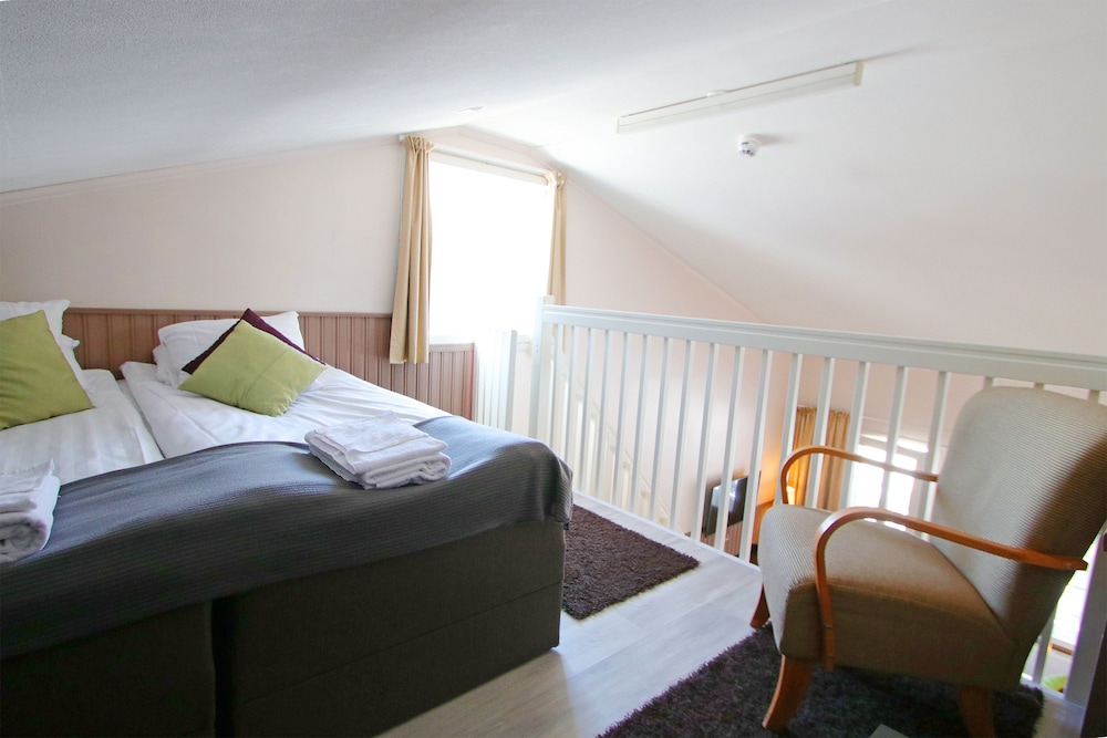 Family Room, Annex Building photo 2
