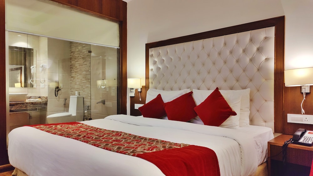 Deluxe Room - Photo 5