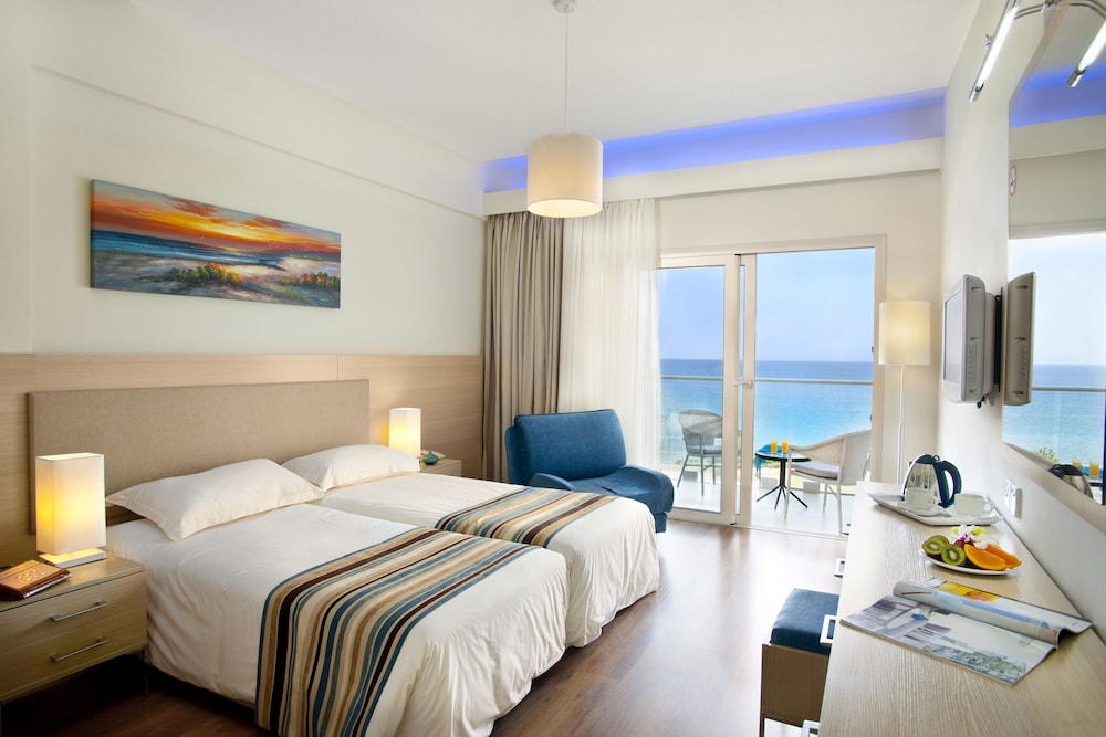 Habitación Doble o Twin, Vista Parcial al Mar