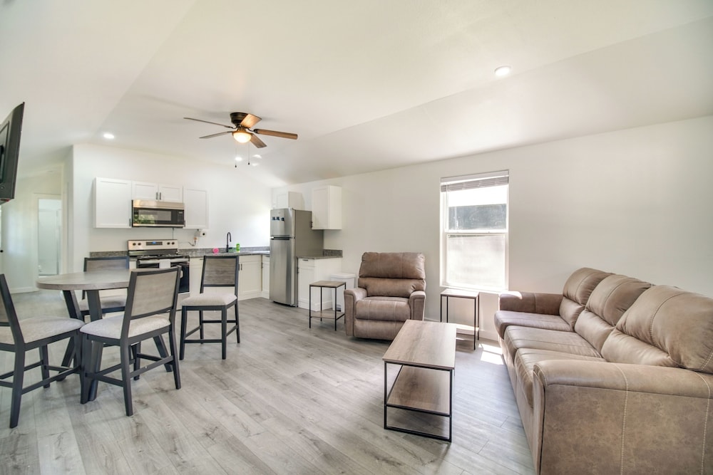House (2 Bedrooms) photo 2