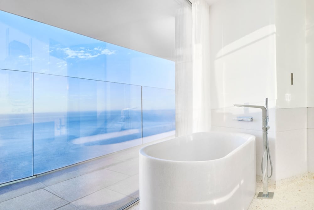 Sea View Suite - Photo 13