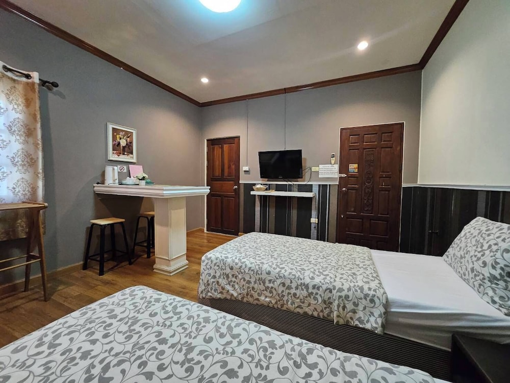 Deluxe Twin Room - Photo 7