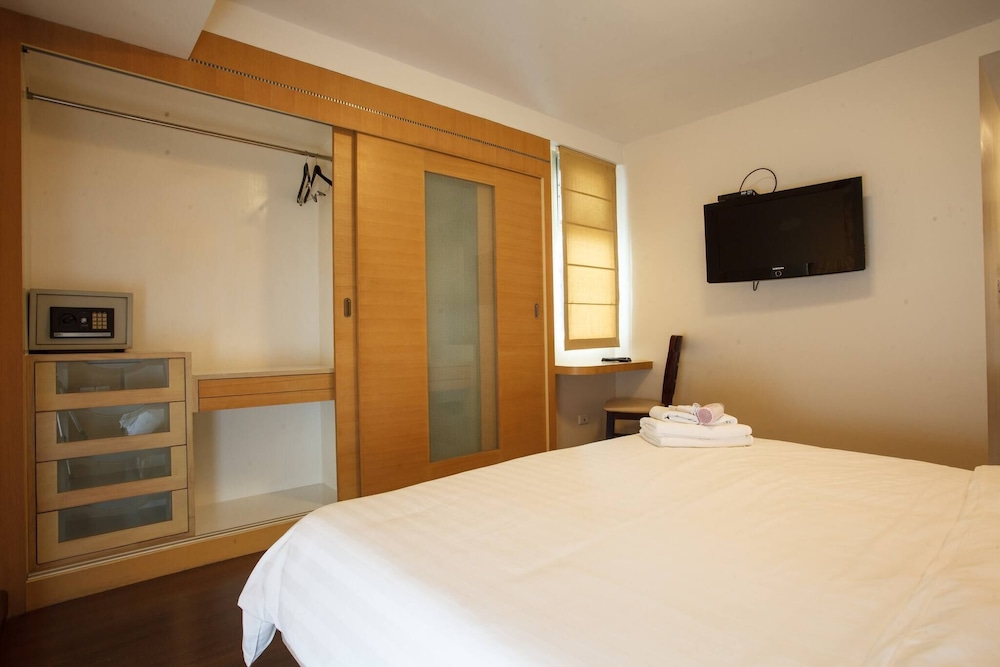 Apartment, 3 Bedrooms, Accessible, Balcony photo 3