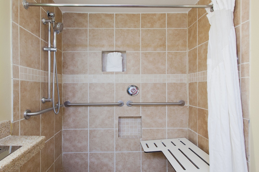 Suite, 1 Bedroom, Accessible (Communication Accessible) - Photo 2