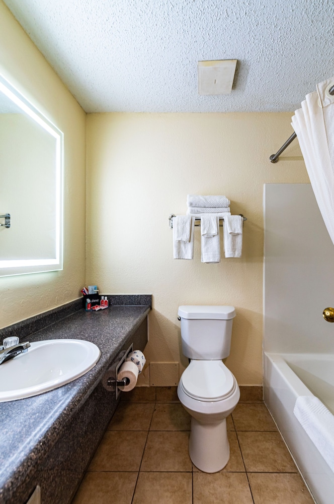 Standard Room, Non Smoking - Photo 7