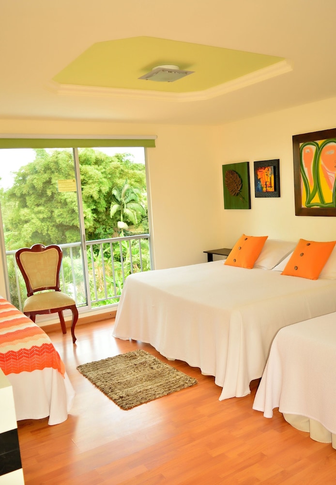 Executive Quadruple Room, Multiple Beds, Non Smoking photo 3