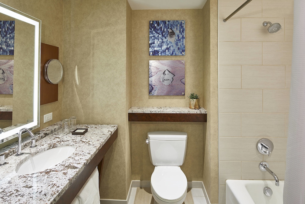 Executive Suite, 1 Bedroom, City View - Photo 15