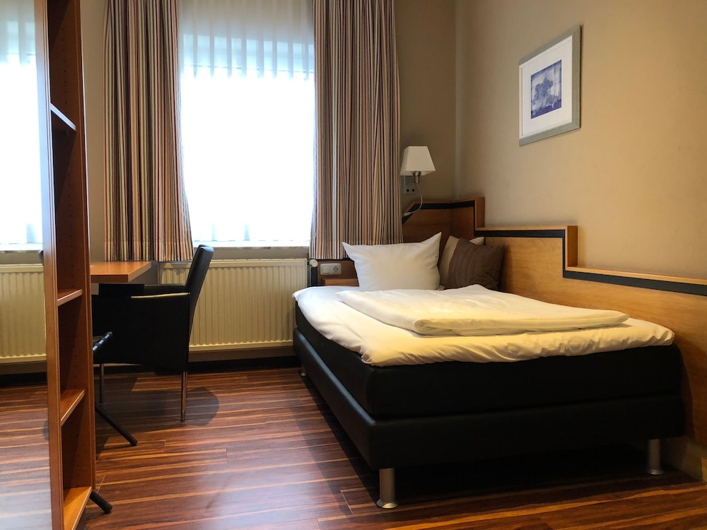 Single Room photo 2