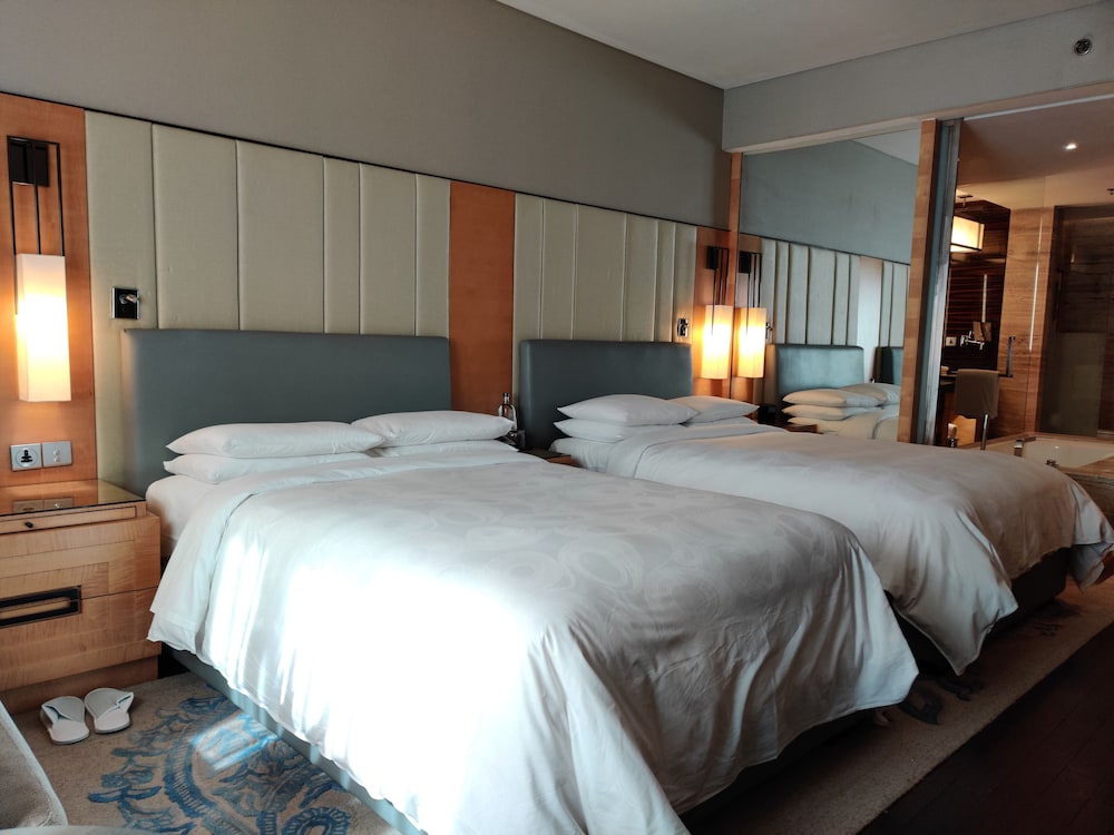 Room, 1 Twin Bed thumbnail 6