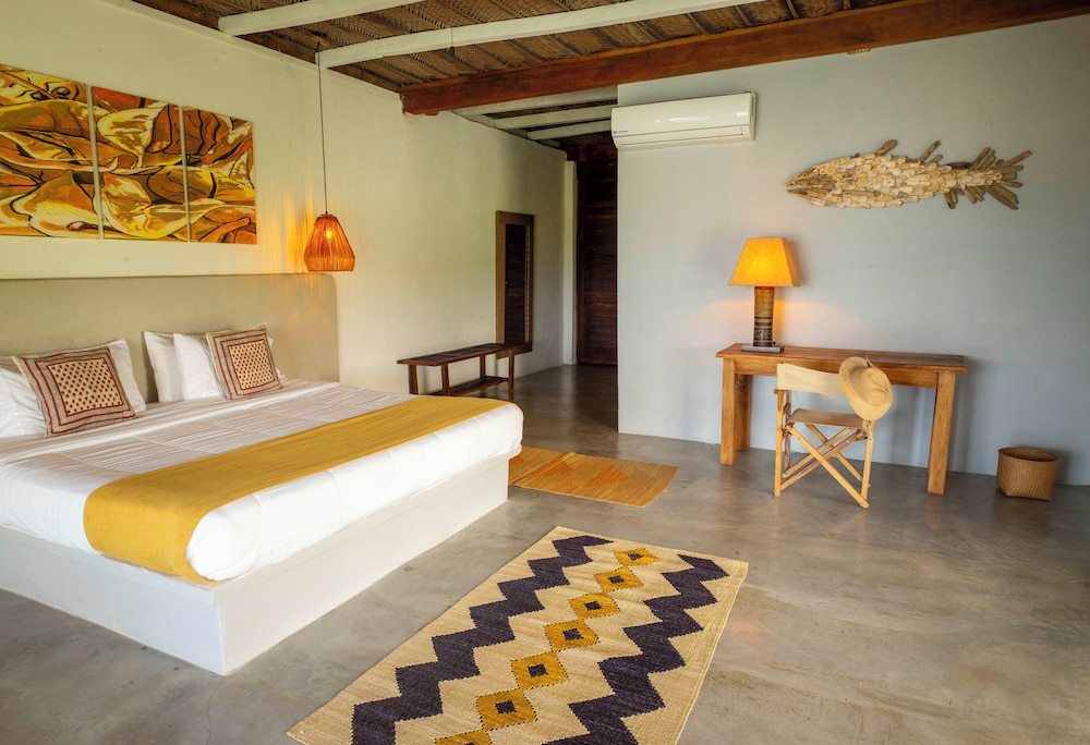 Suite, 1 King Bed, Sea View photo 2