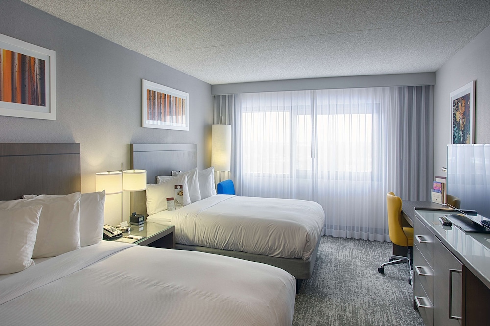 Deluxe Room, 2 Queen Beds, Non Smoking - Photo 1