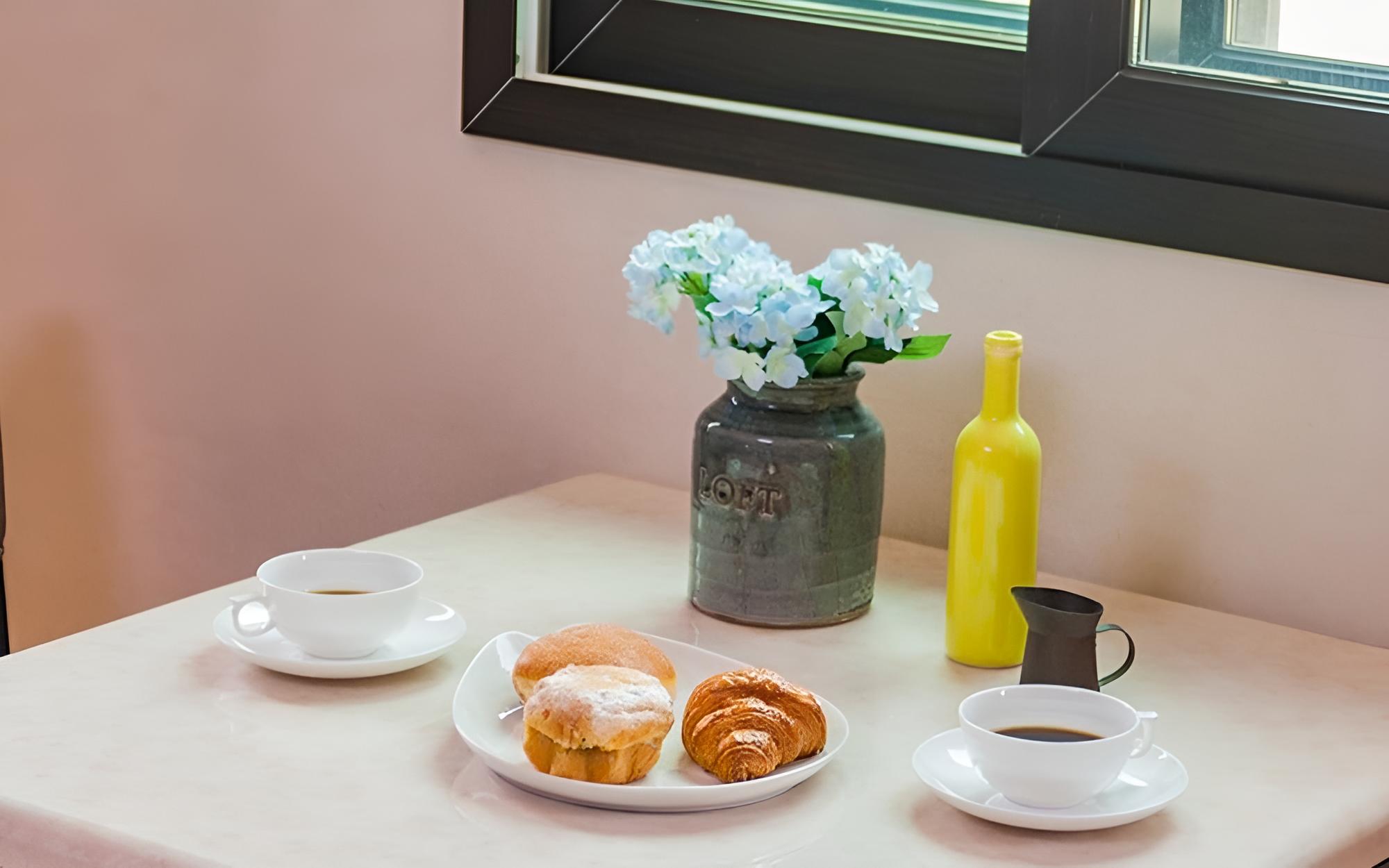 Room (301 lavender)