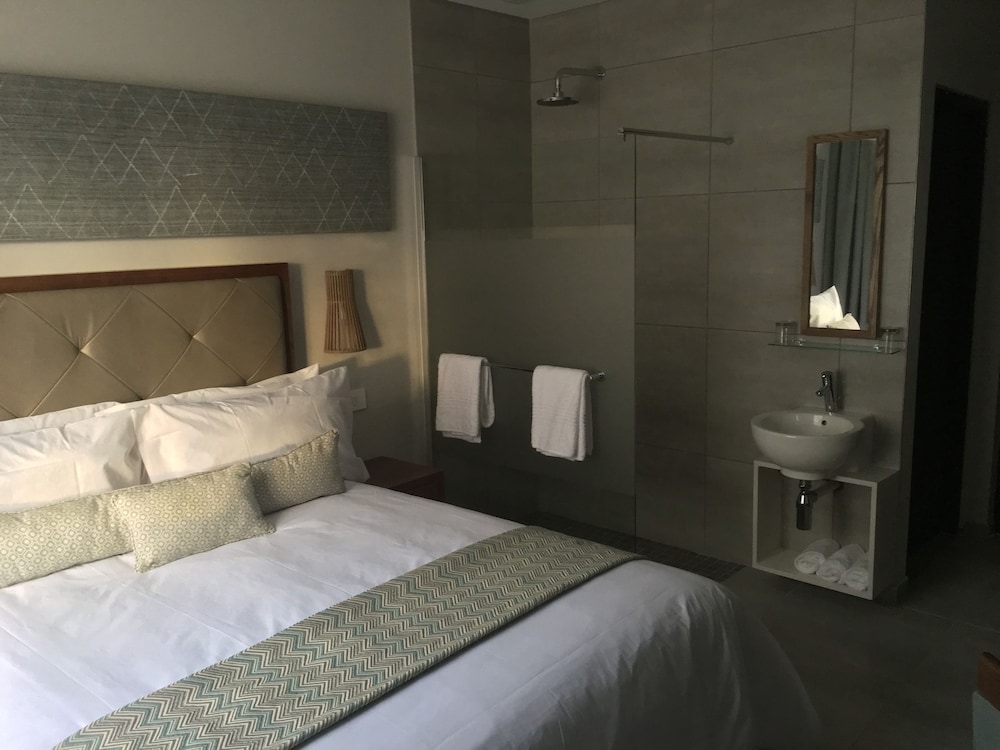 Standard Room, 1 Double Bed, River View photo 2