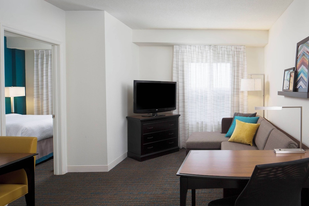 Executive Suite, 1 Bedroom (Full Kitchen)