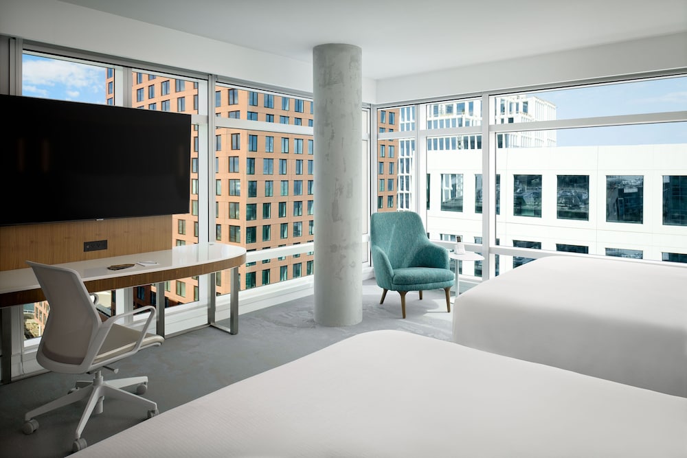 Premier Room, Multiple Beds, High Floor (Corner Two King) - Photo 1