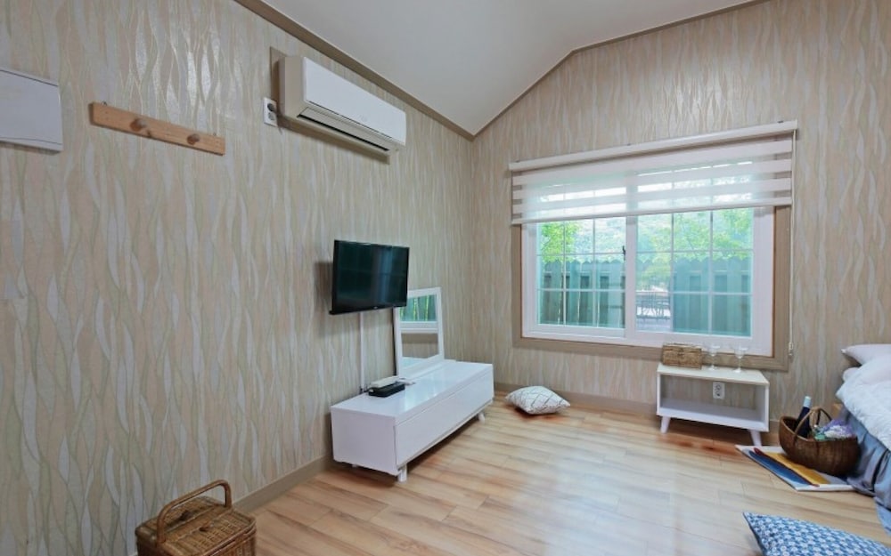 Room (Small 3 (Individual Terrace)) photo 2