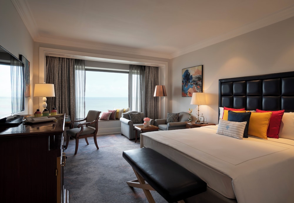 Serene Infinity Sea View Room King Bed - Photo 4