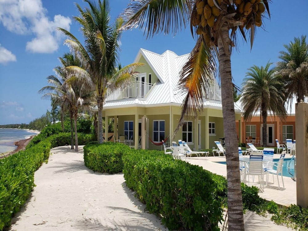 Villa photo 2