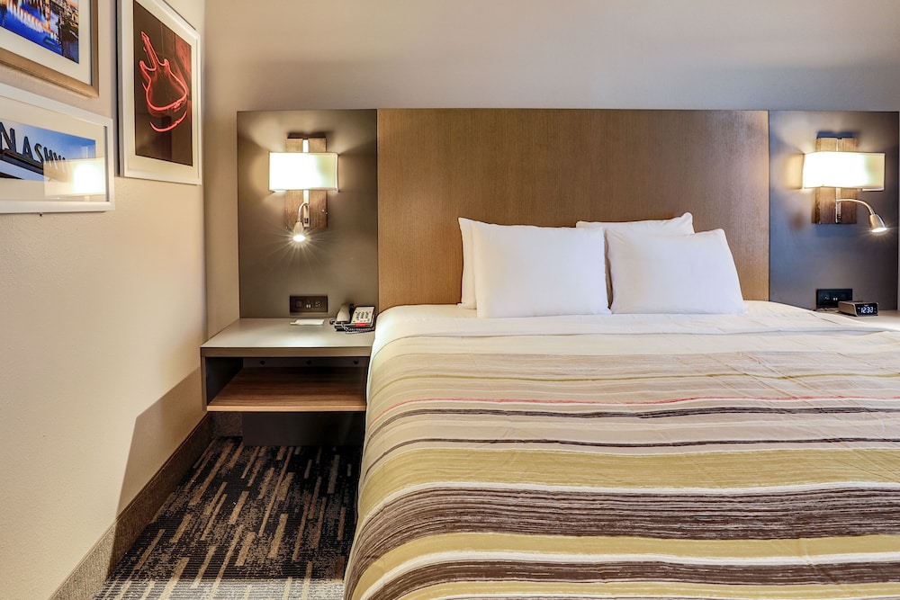 Studio Suite, 1 King Bed, Non Smoking - Photo 5