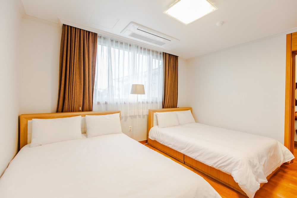 Deluxe Twin Room photo 2