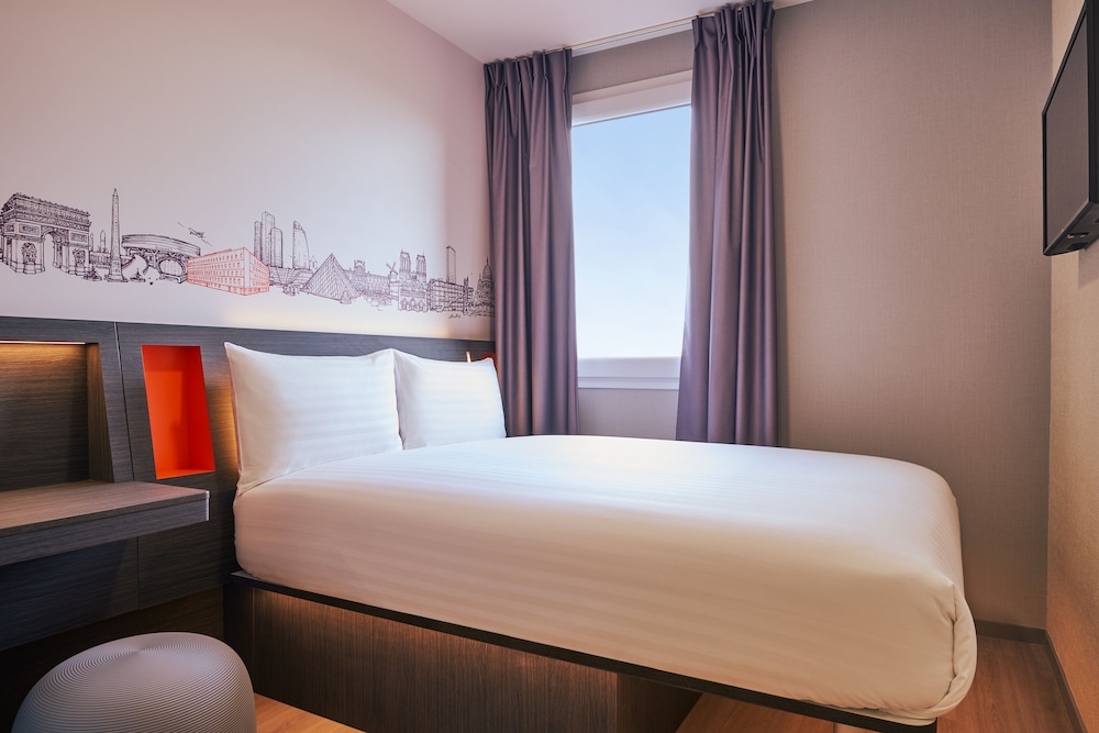 Double Room with Window - Photo 1