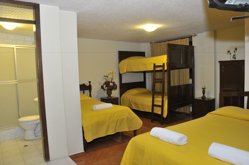 Basic Quadruple Room, 1 Bedroom, City View, Courtyard Area