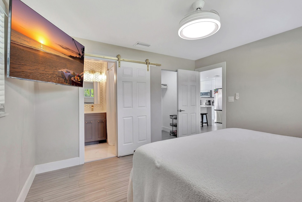 House, Multiple Beds, Pool Access, Pool View (Sunshine Villa) photo 2