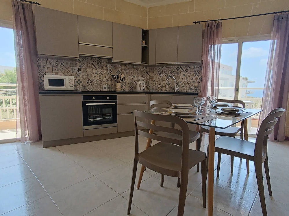 Apartment, 2 Bedrooms, Patio, Ocean View photo 1