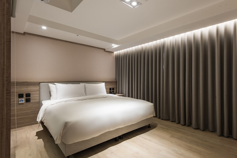 Queen Room - Photo 5