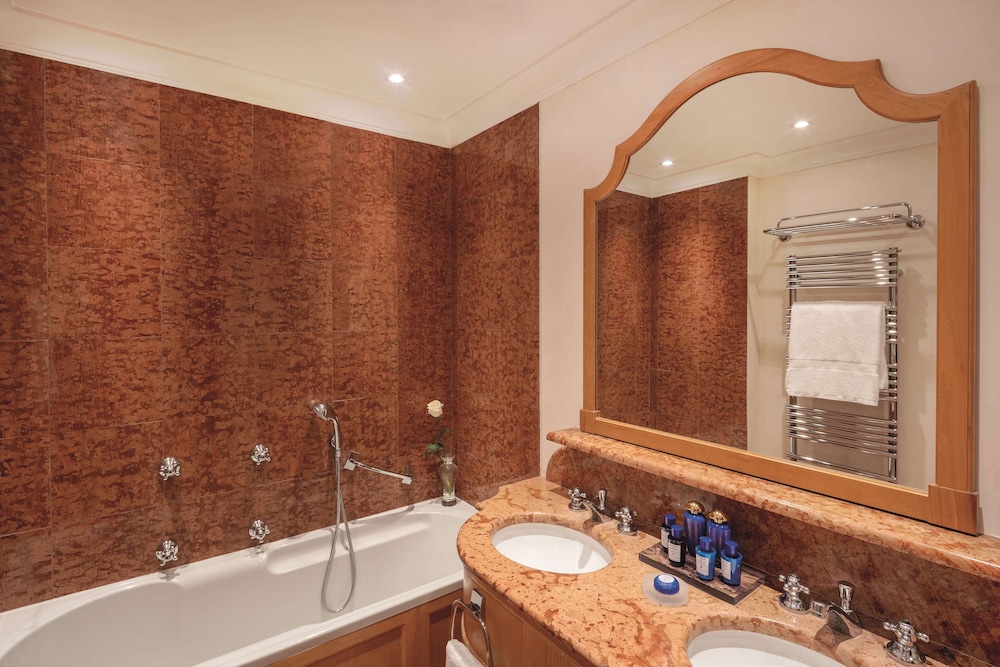 Premium Room (St Marks View)