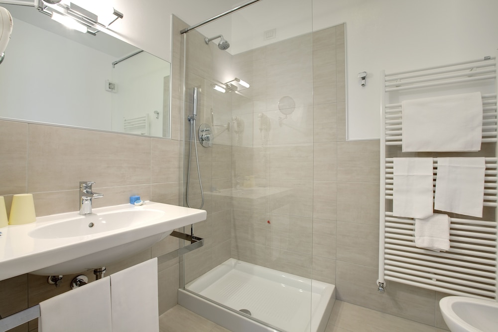Comfort Quadruple Room - Photo 3
