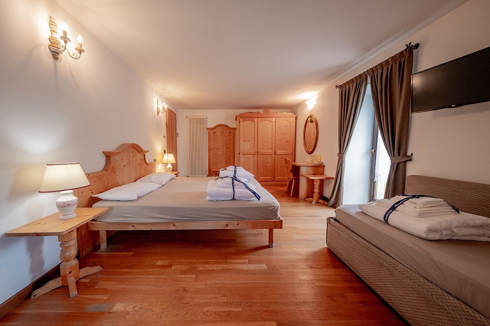 Quadruple Room - Photo 12
