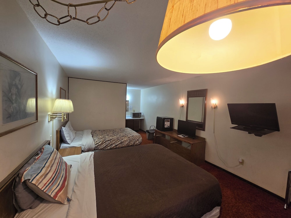 Room, 2 Queen Beds, Non Smoking - Photo 4