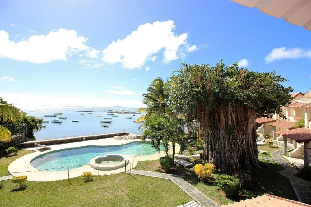 Villa photo 2