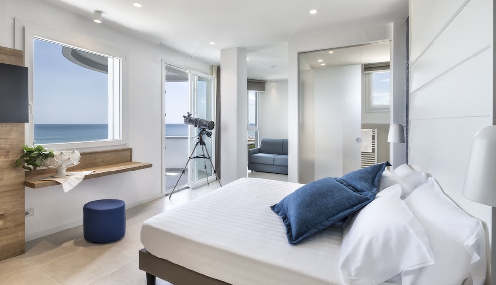 Superior Triple Room, Sea View, Sea Facing photo 1