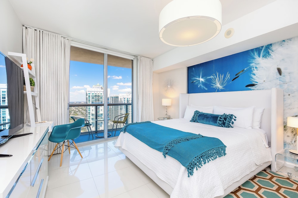 Boutique Apart, 1 King & Sofa Bed, Sauna, River/City Views, Balcony3906