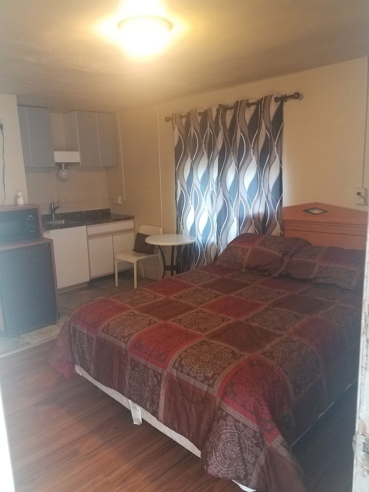 Room, 1 Queen Bed photo 2