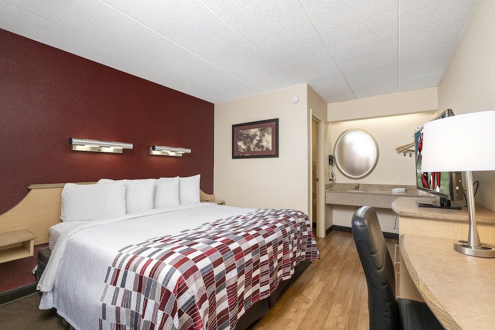 Deluxe Room, 1 King Bed, Non Smoking - Photo 2